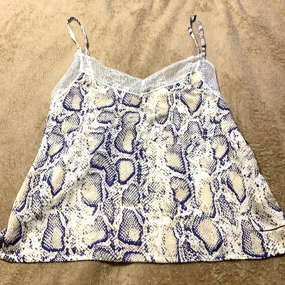 Snake like tank top